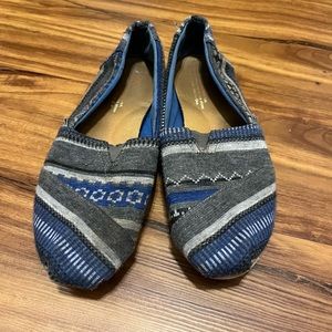 Tom’s size 8 women’s